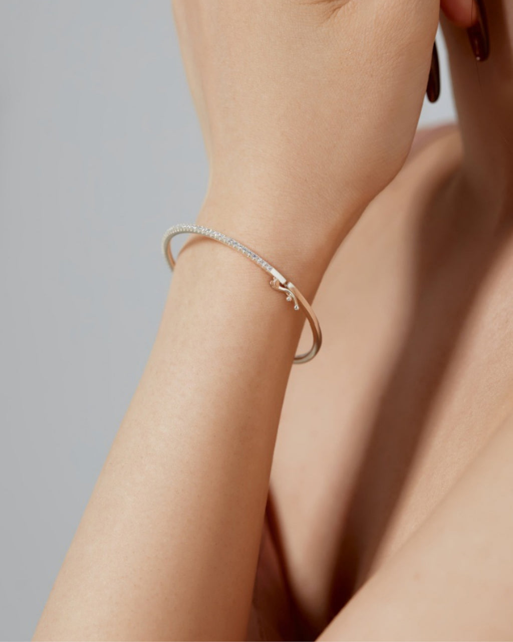 Elegant Zircon Bangle